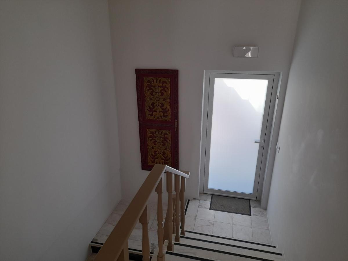 Hall 92 Quartos Com Wc Em Moradia Com Piscina A-Das-Lebres Лориш Экстерьер фото